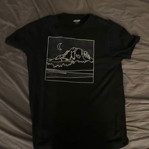 black old navy t-shirt with design